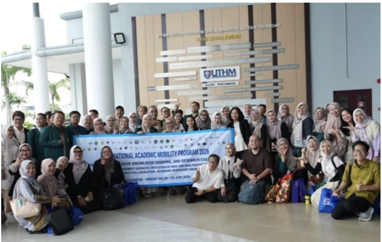 Mahasiswa Indonesia Perkuat Literasi AI kepada Calon Guru di Malaysia