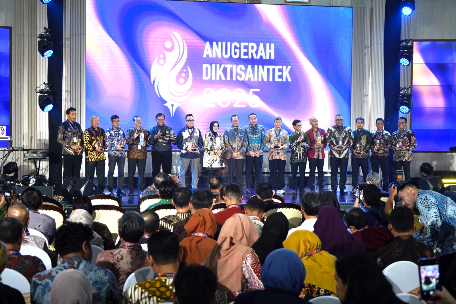 UNJ Raih Anugerah Kerja Sama Diktisaintek 2025, Perkuat Diplomasi Akademik dan Kolaborasi Berdaya Saing Global