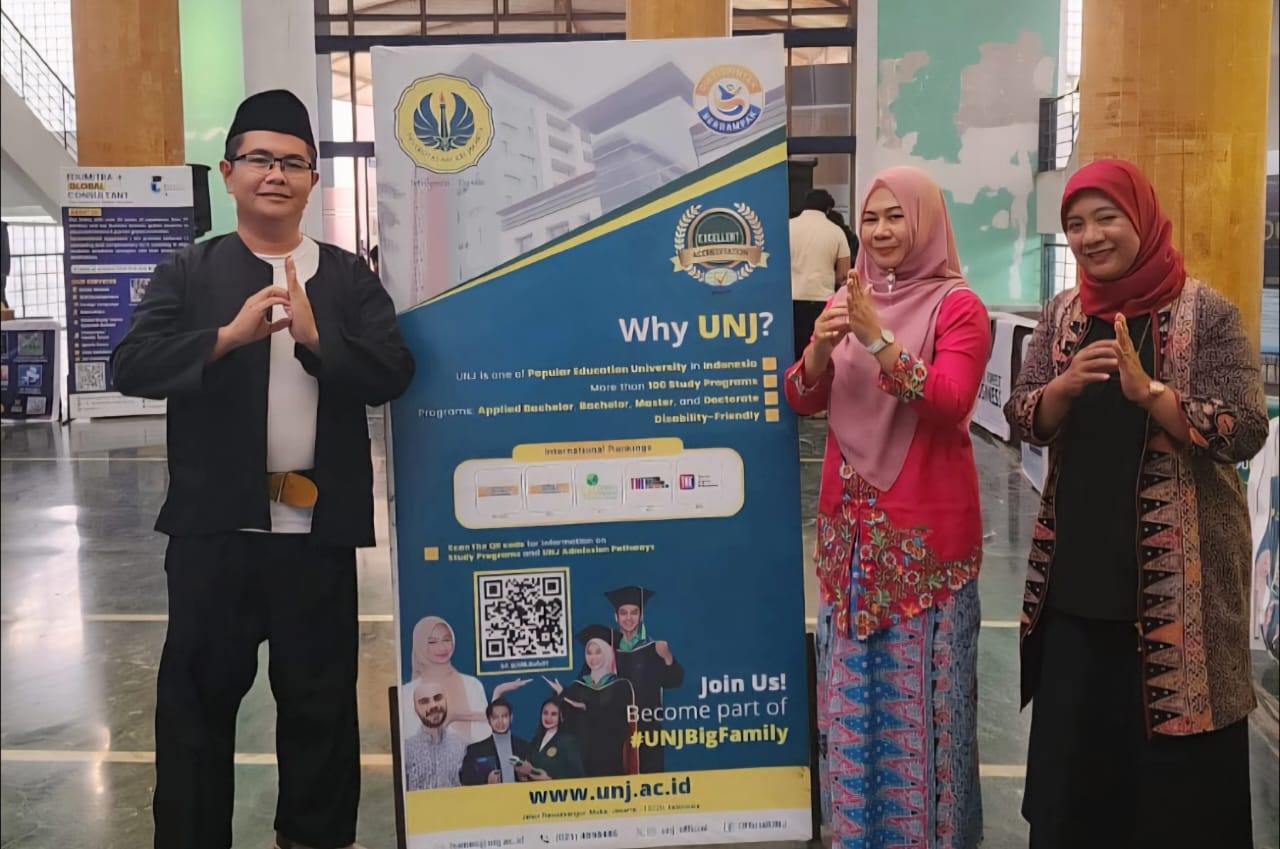 UNJ Tampilkan Pakaian Adat Betawi di Techfest 2025 India, Perkuat Diplomasi Budaya dan Pendidikan Global